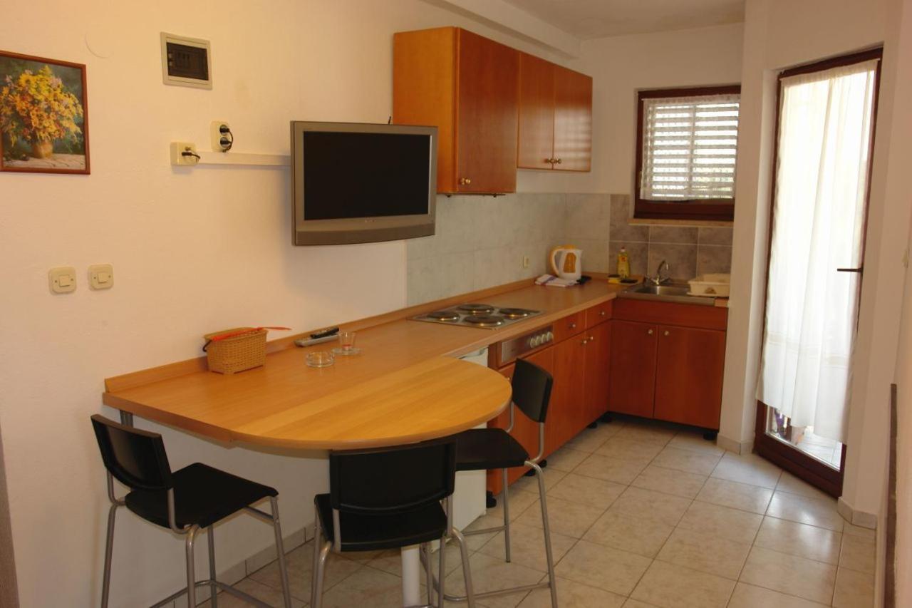 Apartmani Milokanovic Funtana Exterior foto